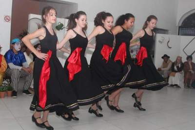 Grupo Dançarthe realizou suas primeiras apresentações com sua nova formação 