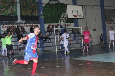 Piolho comemora seu gol: estreante do Atlético foi um dos destaques da partida