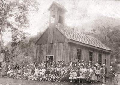 Para a posteridade: inauguração da primeira igreja Sinodal na década de 30 