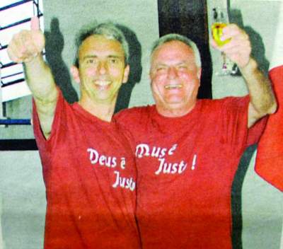 Prefeito eleito Paulo Butzge comemora a vitória ao lado do vice eleito, Rui Beise