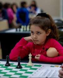 Santa-cruzense Maria Eduarda se destaca no xadrez nacional