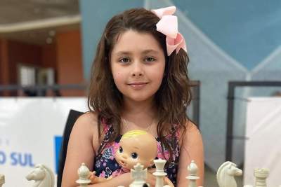 A santa-cruzense Maria Eduarda é destaque no xadrez nacional