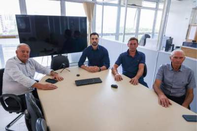 O candelariense Anderson Pavin Neto, representante do deputado Alceu Moreira, recebeu a comitiva (Foto: Divulgação | AI Prefeitura)