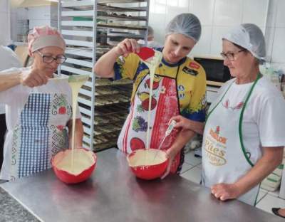 Chocolates caseiros estão à venda na Casa de Cultura