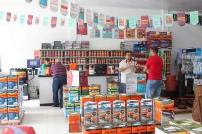 Loja oferece uma grande variedade de produtos da Linha Suvinil