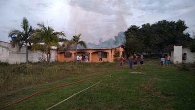 Incêndio atinge casa desabitada no Bairro Rincão Comprido