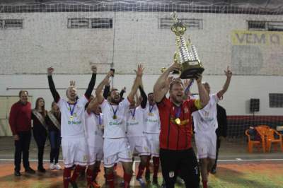 Municipal de Futsal: Posto Potrich/Loja da Mika e Pumas são os campeões 