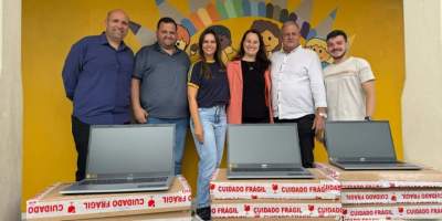Escola Rio Branco recebe 10 notebooks da Secretaria de Educação e Desporto