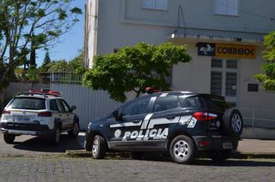 Brigada Militar e Polícia Civil estiveram no local no início da manhã (Fotos: Diego Foppa • Folha) 