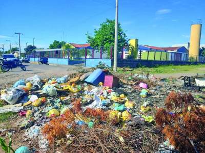 Depósitos irregulares de lixo causam transtornos no município