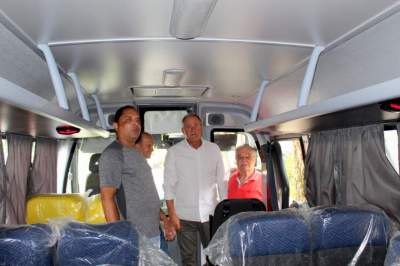  Secretaria Municipal da Saúde recebe ônibus novo