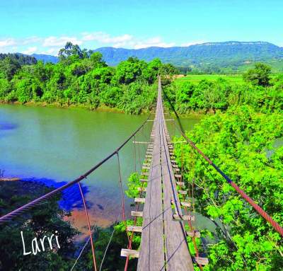 A Foto do Leitor: pinguela sobre o rio Pardo