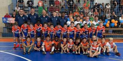 Korpus tropeça em casa no jogo de ida