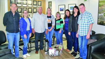 Equipe da Escola Professor Dinarte cobrou agilidade para a reforma do ginásio do educandário